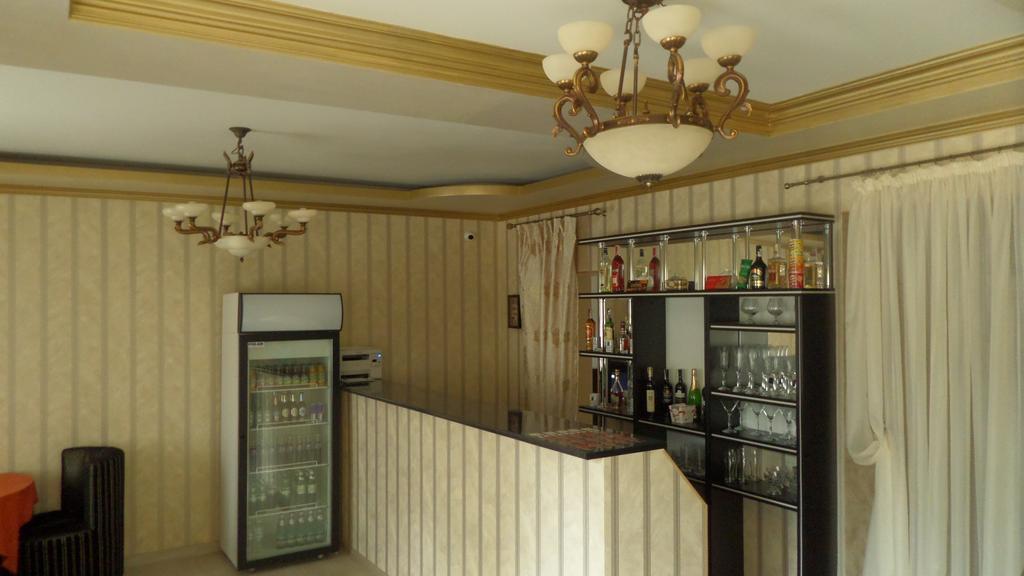 Royal Hotel Charkov Buitenkant foto