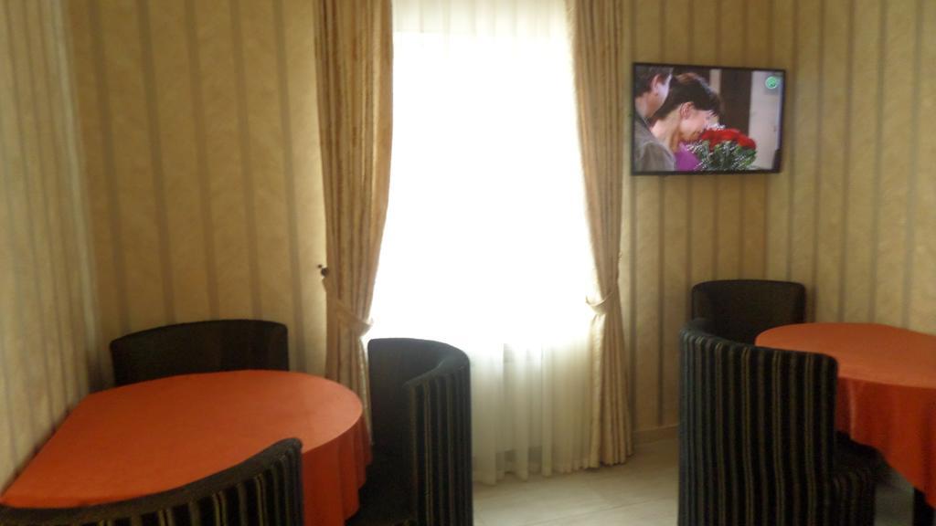 Royal Hotel Charkov Buitenkant foto