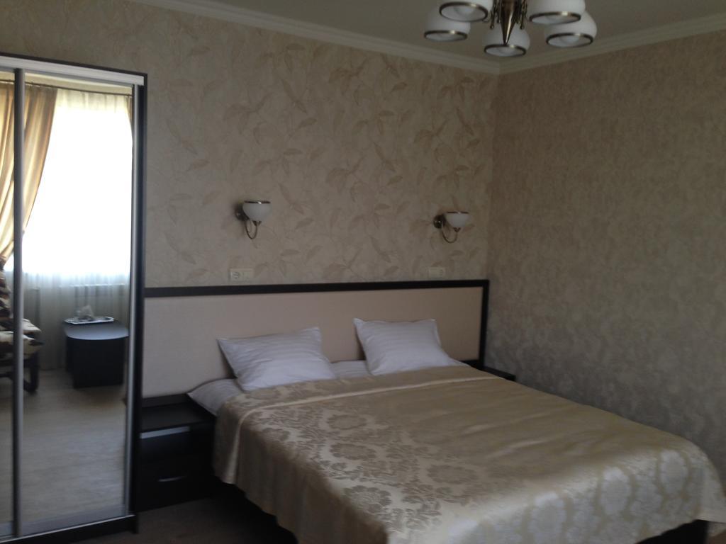 Royal Hotel Charkov Buitenkant foto